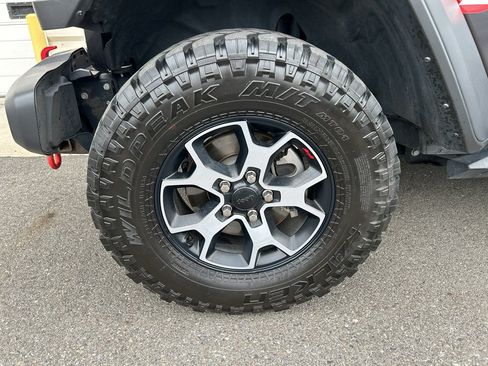 Used 2022 Jeep Wrangler Unlimited Rubicon w/ LED Lighting Group AWD/4WD image 8