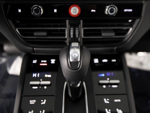 New 2026 Porsche Macan S image 20