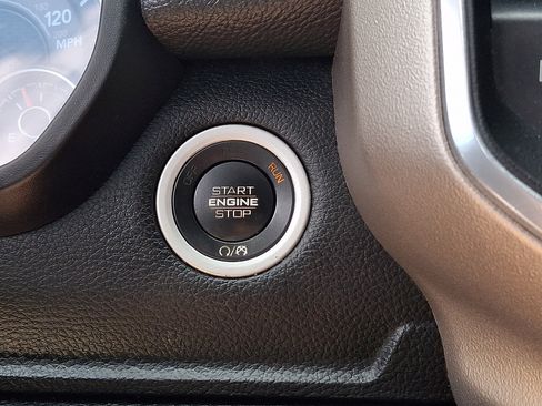 Used 2020 RAM 1500 Laramie AWD/4WD image 24