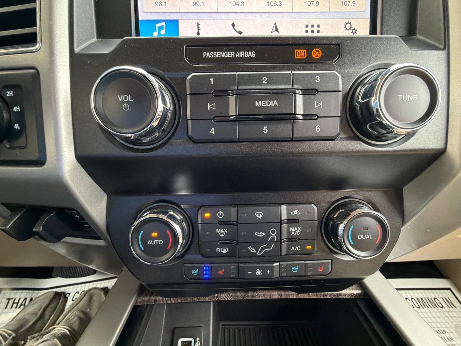 Used 2019 Ford F350 Lariat w/ Lariat Ultimate Package AWD/4WD image 28