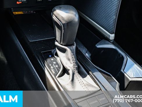 Used 2025 Toyota Camry SE image 46