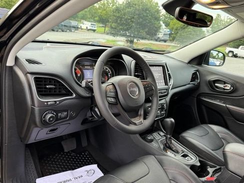 Used 2022 Jeep Cherokee Trailhawk w/ Premium Leather Package AWD/4WD image 16