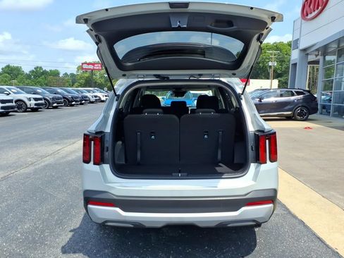 New 2026 Kia Sorento LX FWD image 6