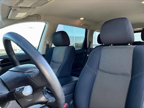 Used 2018 Nissan Pathfinder SV AWD/4WD image 4
