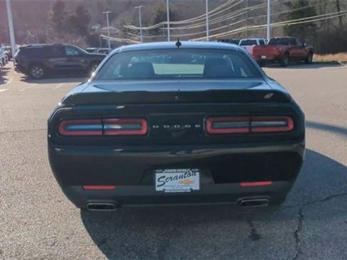 Used 2019 Dodge Challenger SXT w/ Cold Weather Group image 7