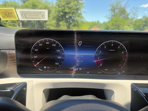 Used 2025 Mercedes-Benz CLA 250 4MATIC image 31