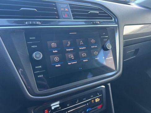 Certified 2023 Volkswagen Tiguan SE image 20
