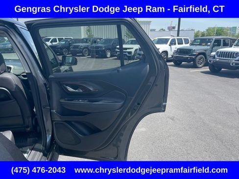 Used 2019 GMC Terrain Denali w/ Advanced Safety Package AWD/4WD image 17