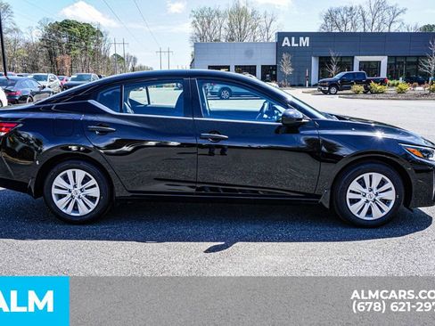 Used 2025 Nissan Sentra S image 9