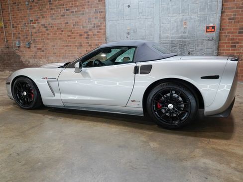 Used 2008 Chevrolet Corvette Convertible w/ Preferred Equipment Group RWD image 8
