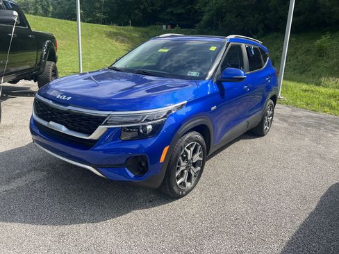 Used 2023 Kia Seltos EX AWD/4WD image 6