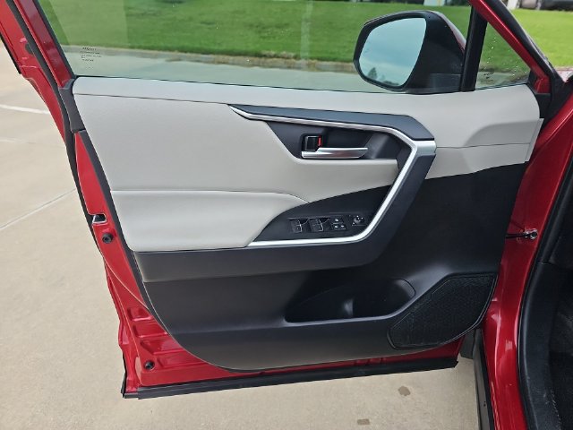 Used 2024 Toyota RAV4 XLE FWD image 21