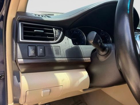 Used 2015 Toyota Camry XLE FWD image 29