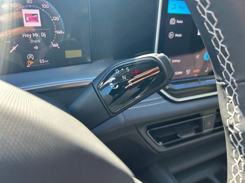 New 2026 Volkswagen Tiguan SE image 22