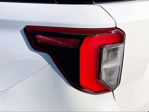 Used 2020 Ford Explorer ST w/ ST Street Pack image 33