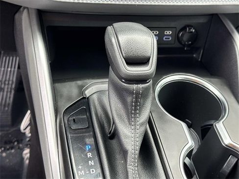 Used 2022 Toyota Highlander L image 16