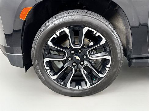Used 2023 Chevrolet Suburban High Country w/ Premium Package 2 AWD/4WD image 47