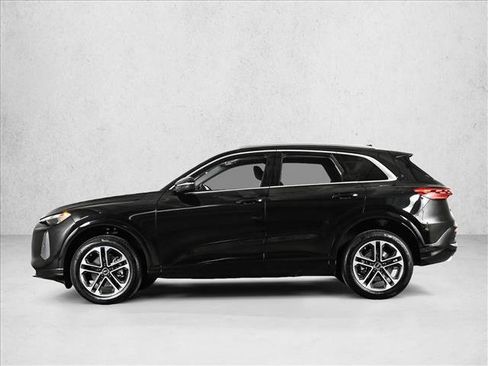 Certified 2025 Audi Q5 Premium w/ Convenience Package AWD/4WD image 9