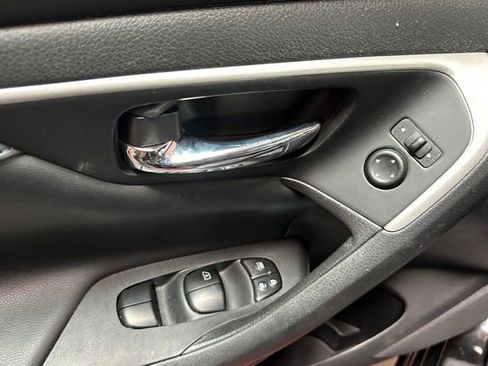 Used 2018 Nissan Altima 2.5 SR w/ SR Special Edition FWD image 12