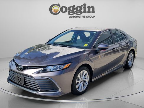 Used 2023 Toyota Camry LE FWD image 1
