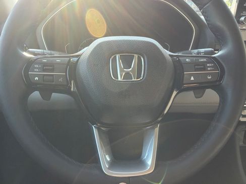 Used 2025 Honda Pilot EX-L image 7