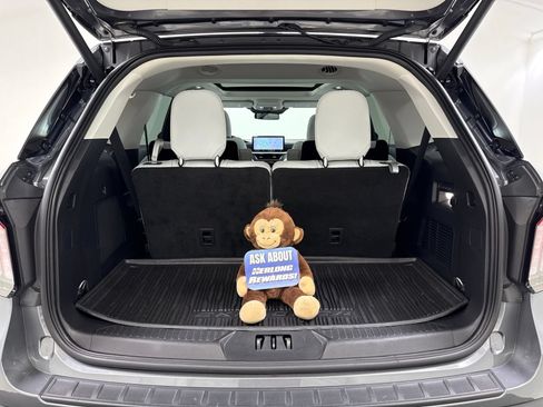 Used 2025 Ford Explorer Platinum w/ Ultimate Package AWD/4WD image 8