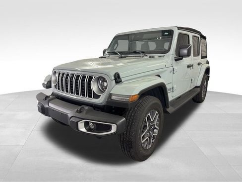 Used 2024 Jeep Wrangler Sahara w/ Technology Group image 10