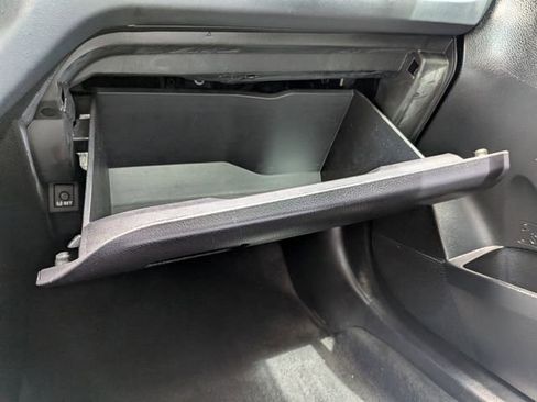 Used 2019 Toyota Corolla L image 20