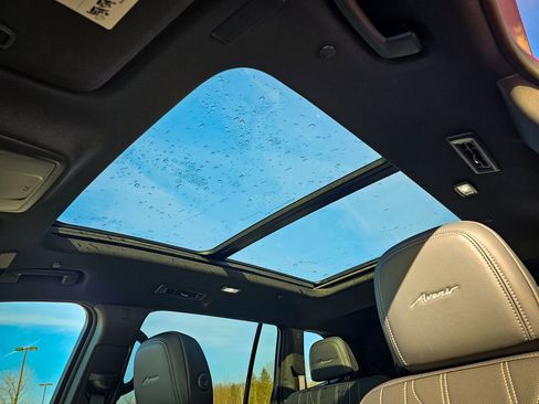 New 2026 Buick Enclave Avenir w/ Super Cruise Package image 18