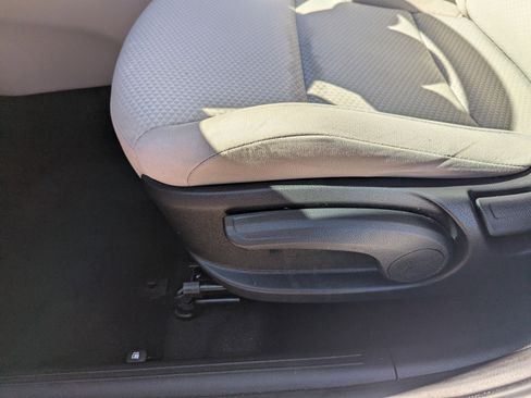 Used 2021 Kia Soul LX image 11