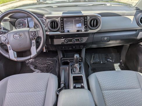 Used 2022 Toyota Tacoma SR5 RWD image 15
