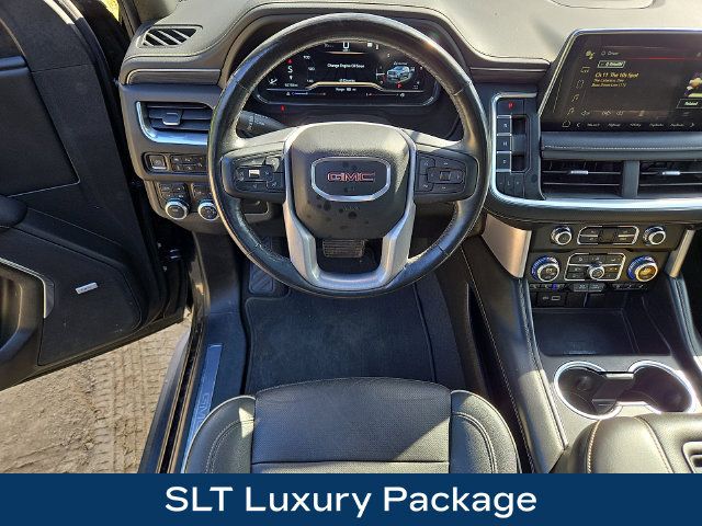 Used 2022 GMC Yukon XL SLT w/ SLT Premium Package AWD/4WD image 3