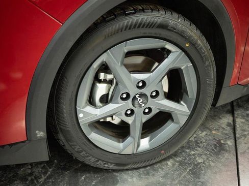 Used 2025 Kia K4 LXS image 4