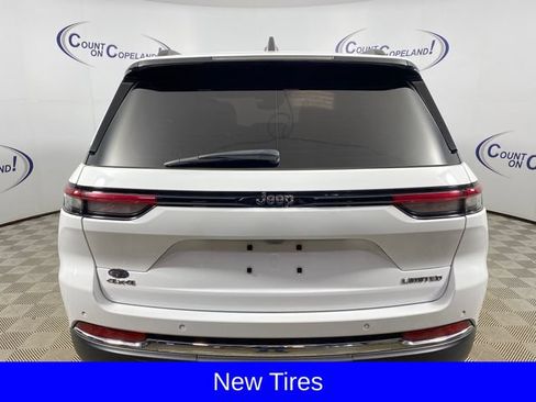 Used 2023 Jeep Grand Cherokee Limited AWD/4WD image 5