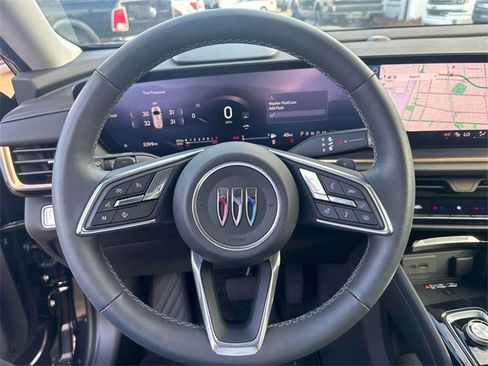 Certified 2025 Buick Envision Avenir image 28