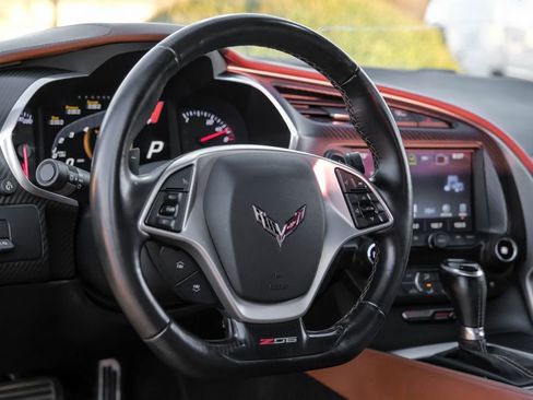Used 2016 Chevrolet Corvette Z06 w/ 3LZ Preferred Equipment Group image 13