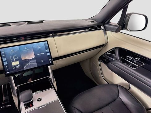 Certified 2024 Land Rover Range Rover SE AWD/4WD image 25