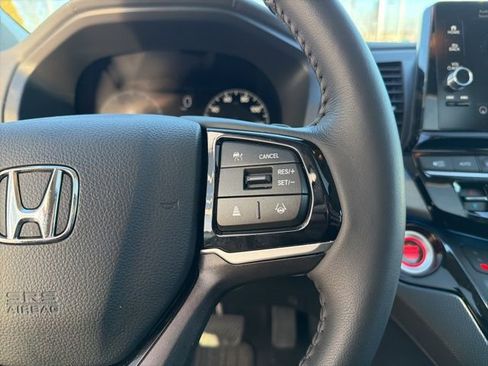 Used 2025 Honda Odyssey Touring image 24