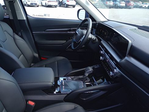 New 2025 Kia Telluride S image 7