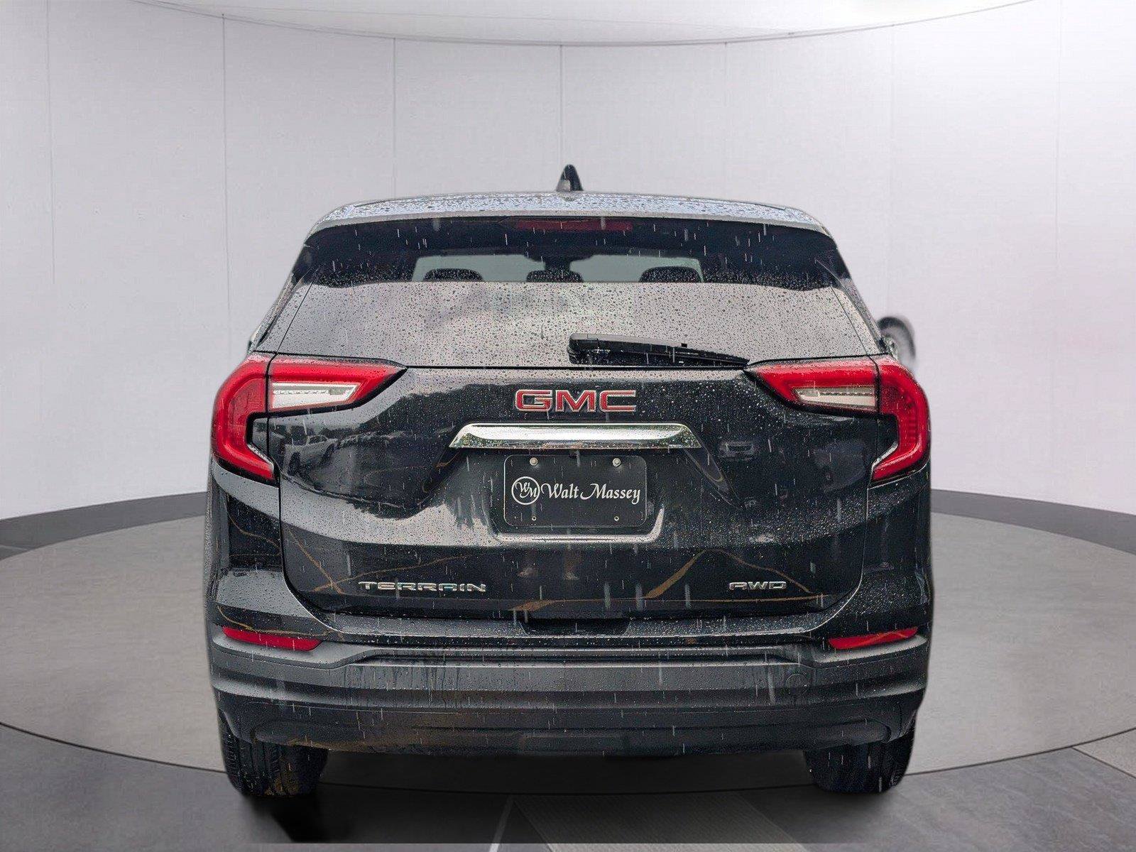 Used 2024 GMC Terrain SLE AWD/4WD image 4