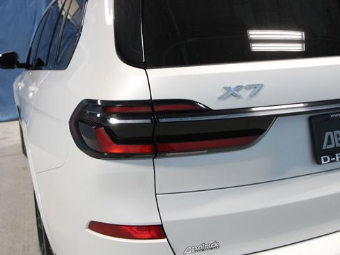 Used 2023 BMW X7 xDrive40i w/ Executive Package image 47
