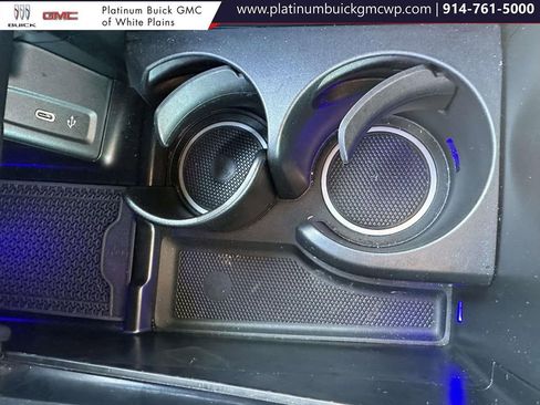 Used 2024 Mercedes-Benz GLC 300 4MATIC image 27