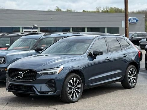 Used 2023 Volvo XC60 B5 Plus AWD/4WD image 35