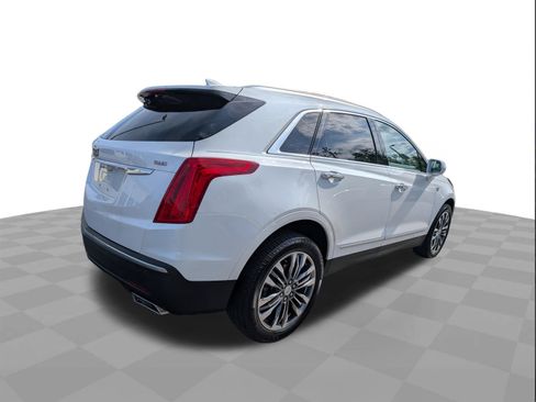 Used 2017 Cadillac XT5 Premium Luxury AWD/4WD image 4