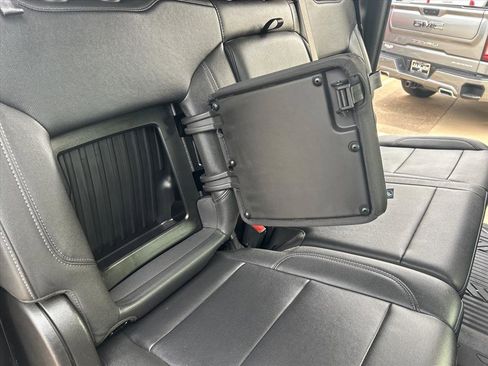 Used 2024 GMC Sierra 2500 SLT w/ SLT Premium Package image 12