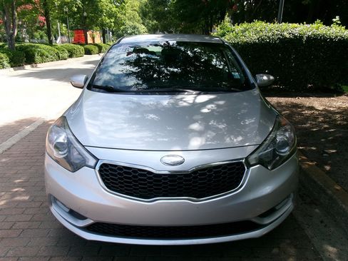 Used 2014 Kia Forte EX FWD image 2