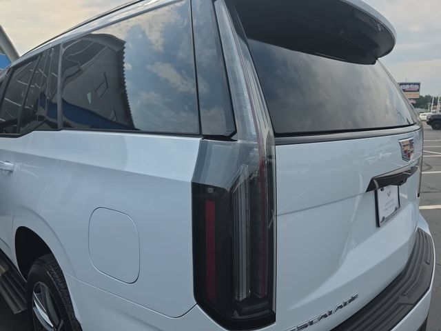 Certified 2026 Cadillac Escalade Sport w/ LPO, Floor Liner Package AWD/4WD image 38