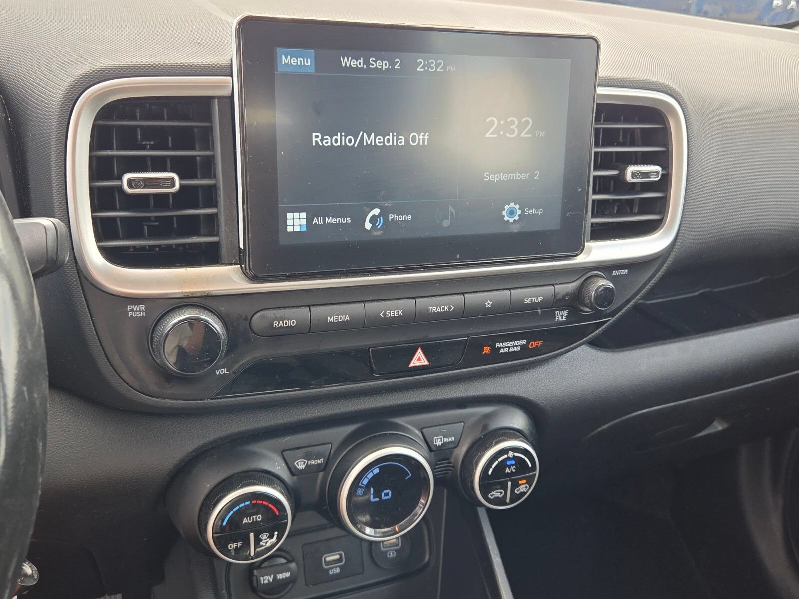 Used 2021 Hyundai Venue SEL FWD image 18