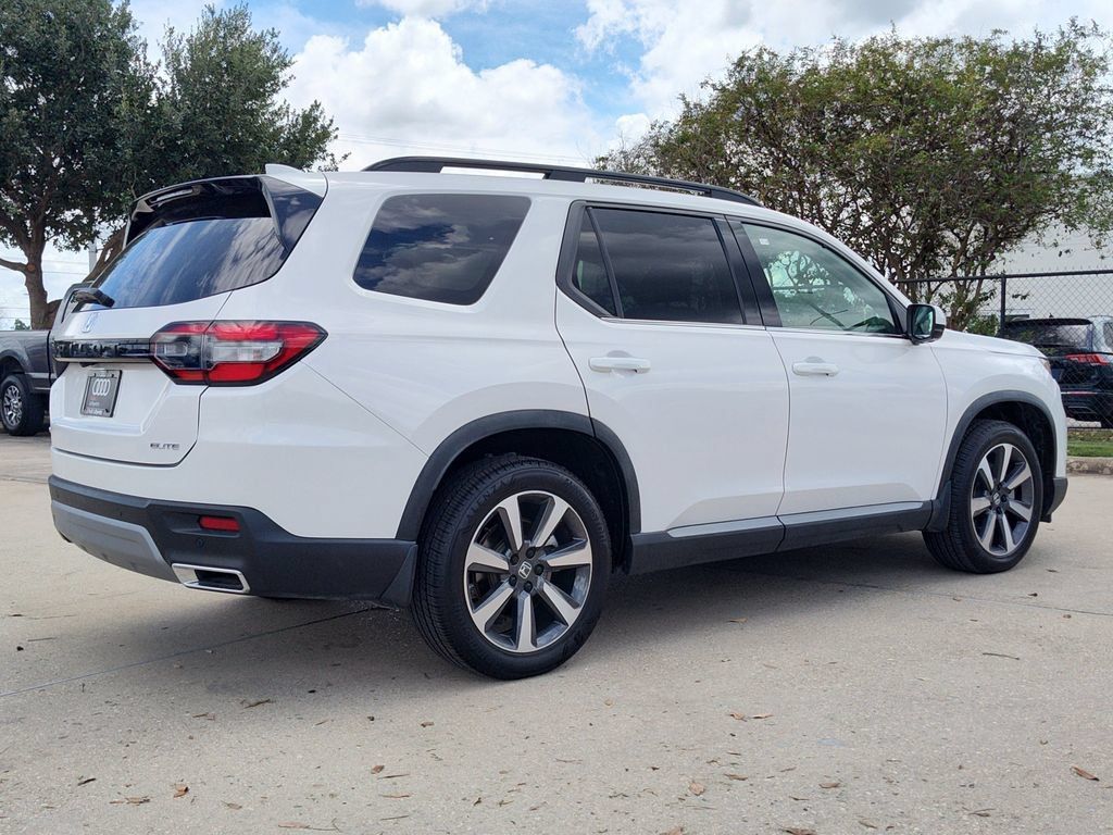 Used 2023 Honda Pilot Elite image 12