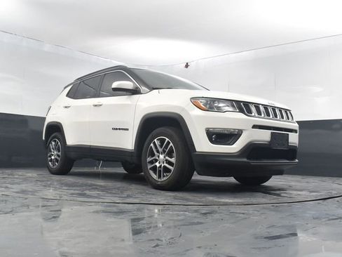 Used 2018 Jeep Compass Latitude w/ Cold Weather Group image 42